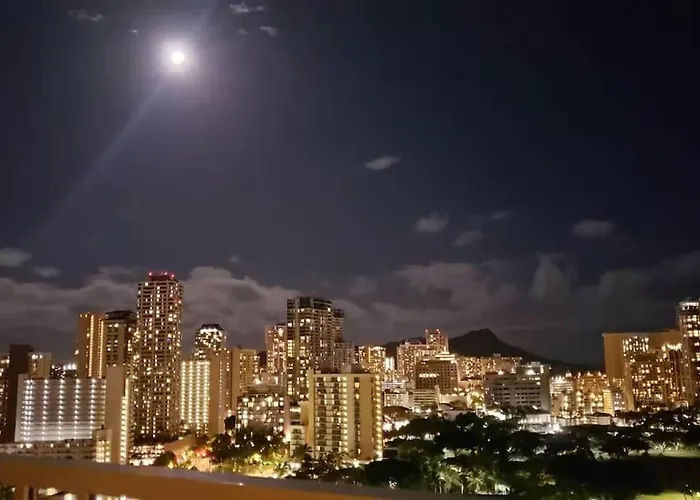 Waikiki Condo -18F